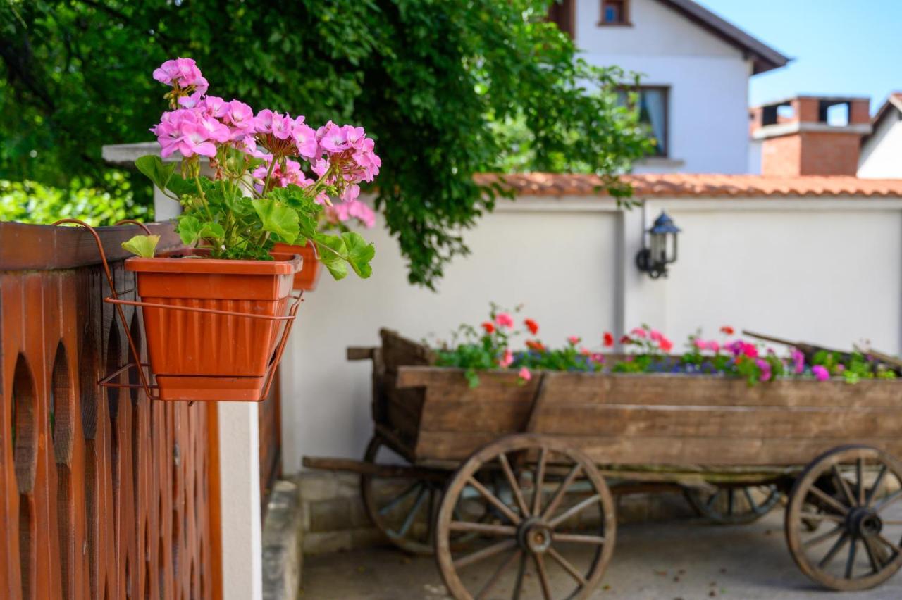 Guest House Legeto Samokov Esterno foto